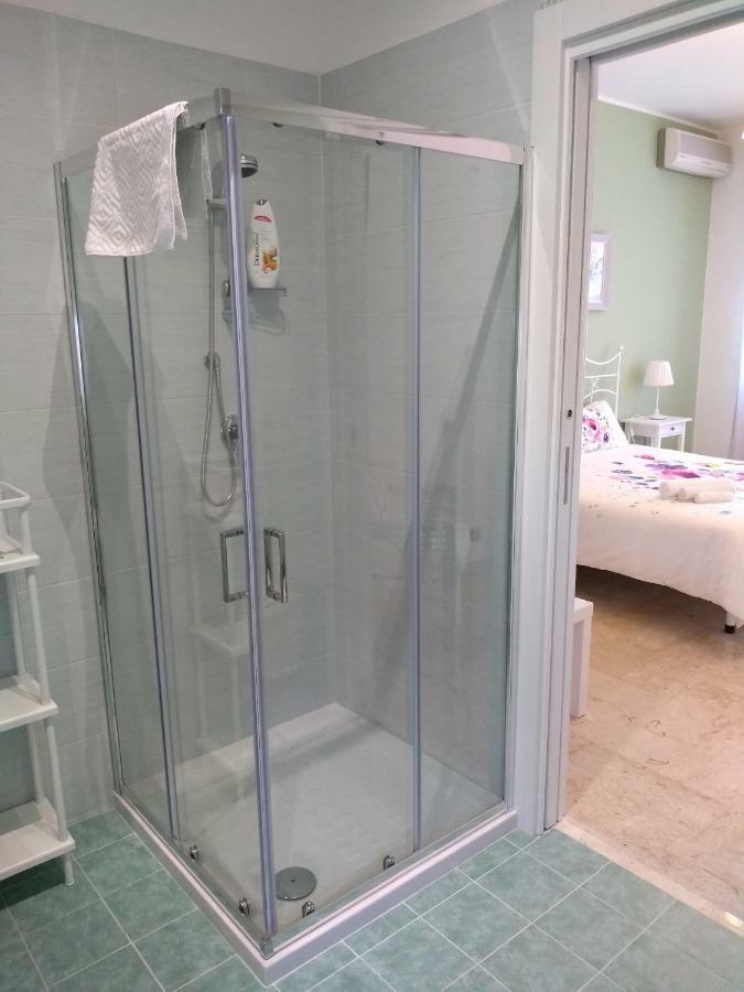 Double Room with Private Bathroom,879549401:JPEG