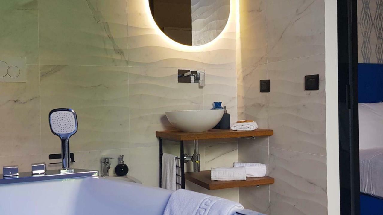 Apartament typu Deluxe Suite z wanną z hydromasażem