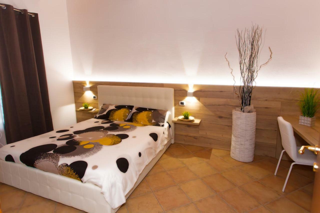 Two-Bedroom Apartment,1563298555:JPEG