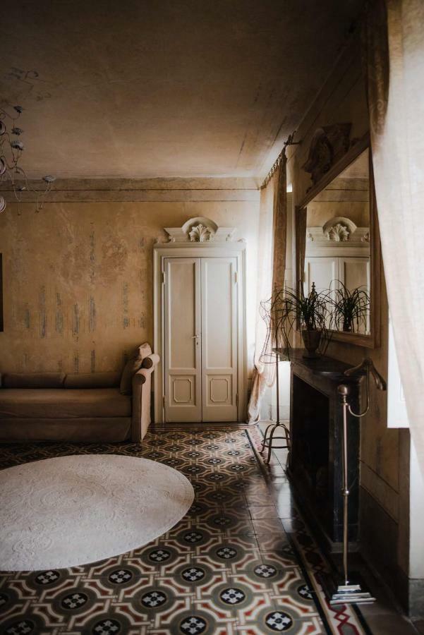 One-Bedroom Suite with Lake View