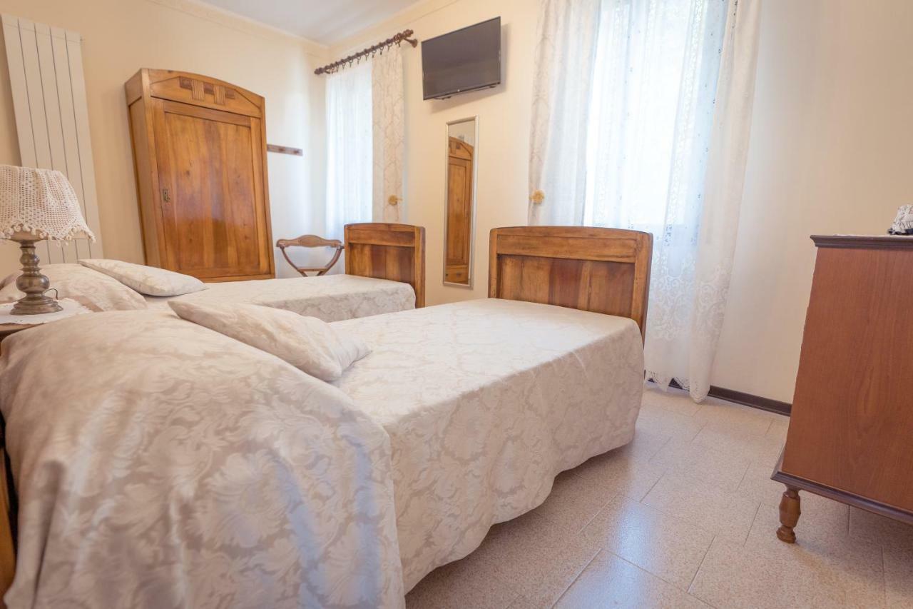 Camera Doppia con Letti Singoli