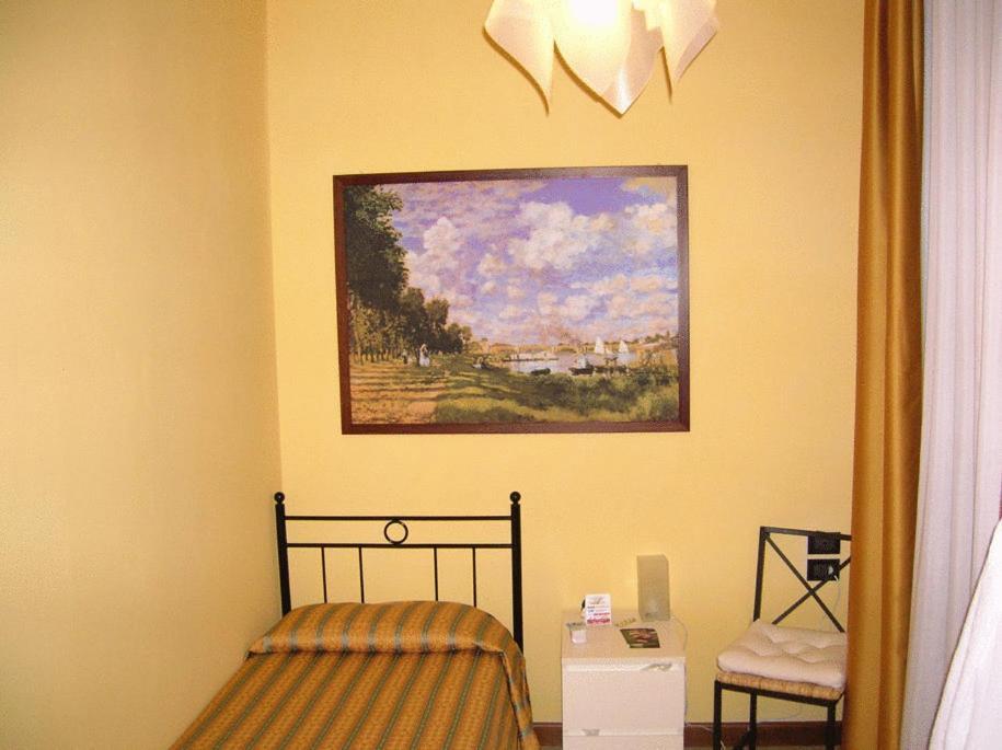 Single Room,241020717:JPEG