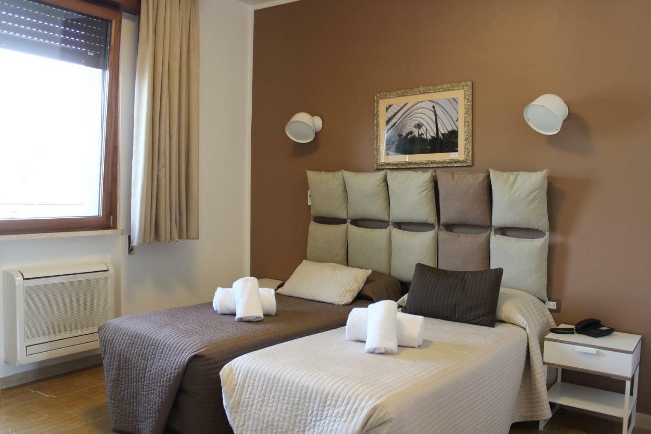 Double or Twin Room,908412271:JPEG