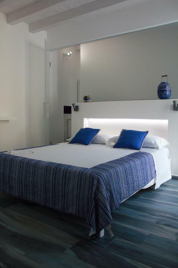 Deluxe Double Room with Balcony and Sea View