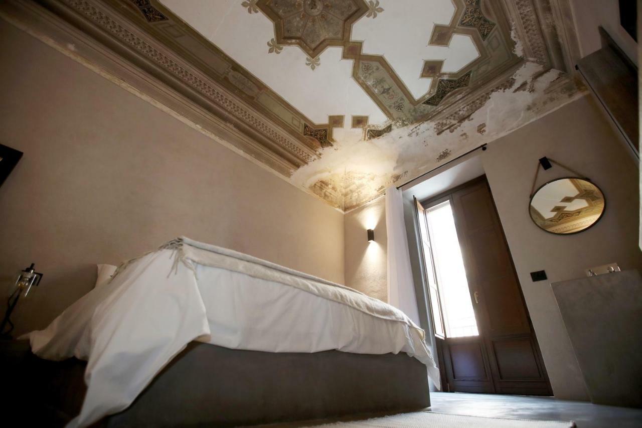 Deluxe Double Room Balcony,909284380:JPEG