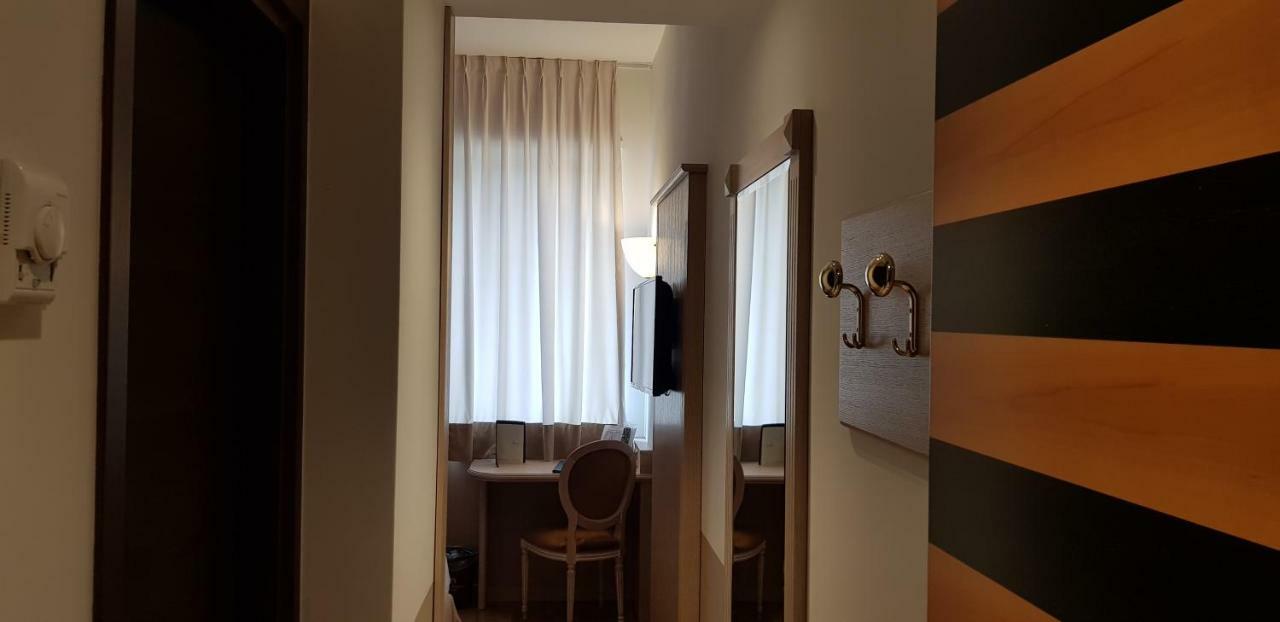 Single Room,893300401:JPEG