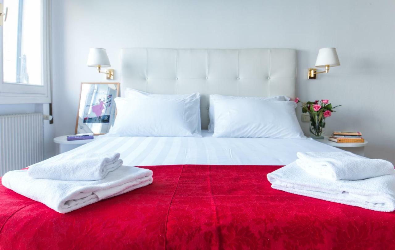 Deluxe Double Room,893395819:JPEG