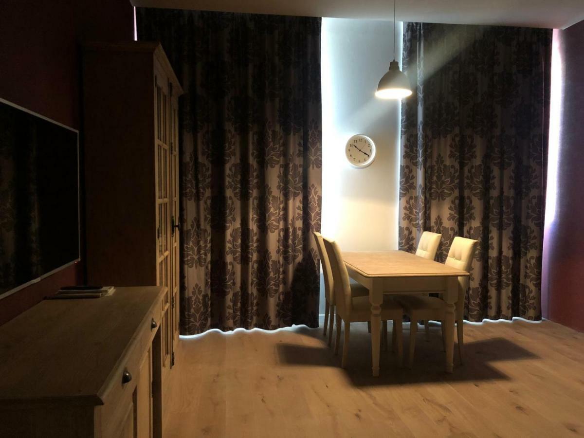 Apartament - oddzielny budynek