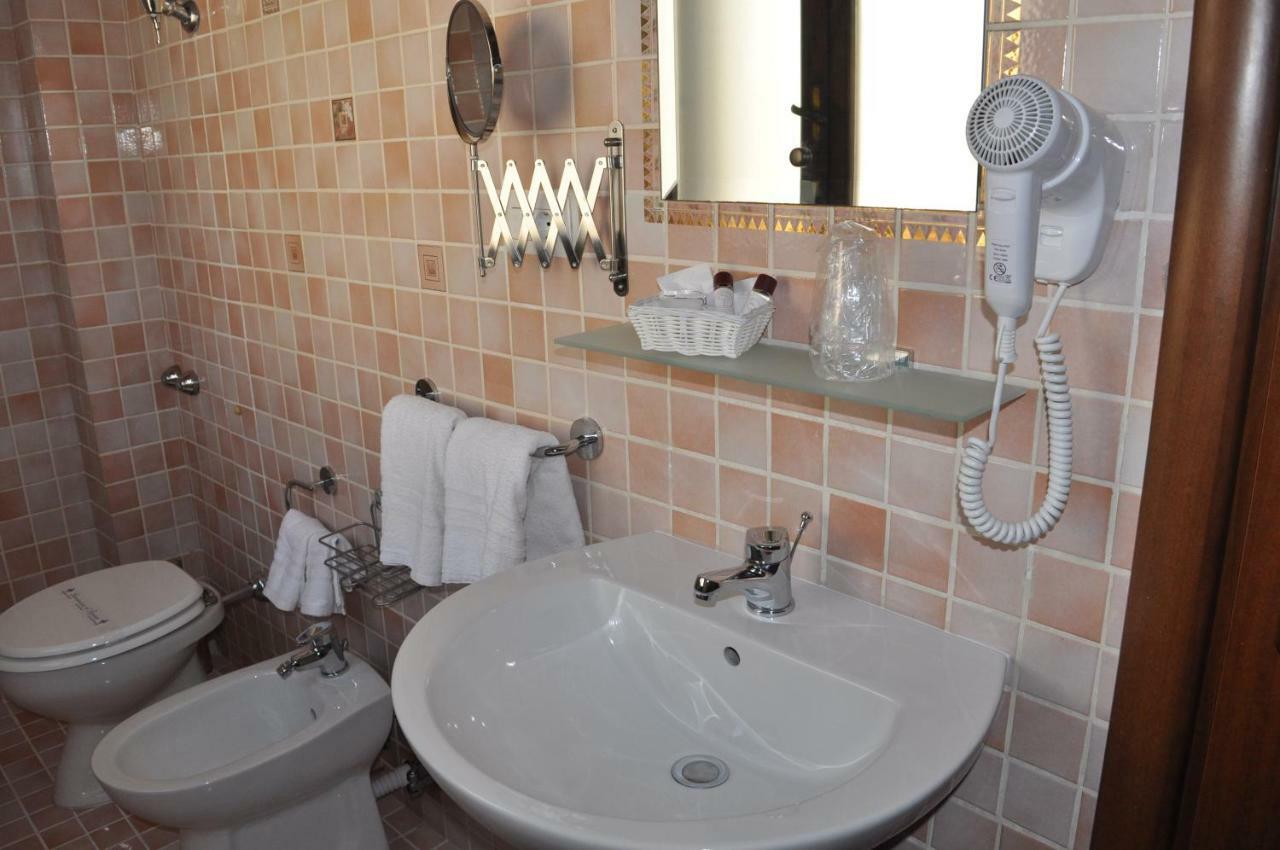 Deluxe Double Room Side Sea View