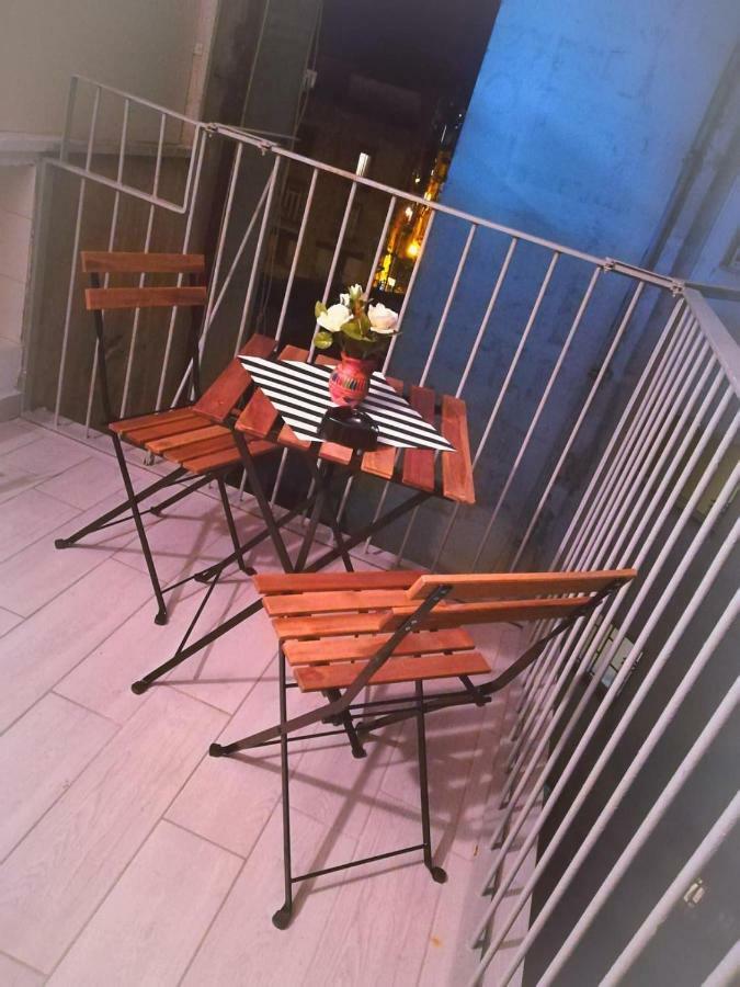 Pokój z 2 łóżkami pojedynczymi i balkonem