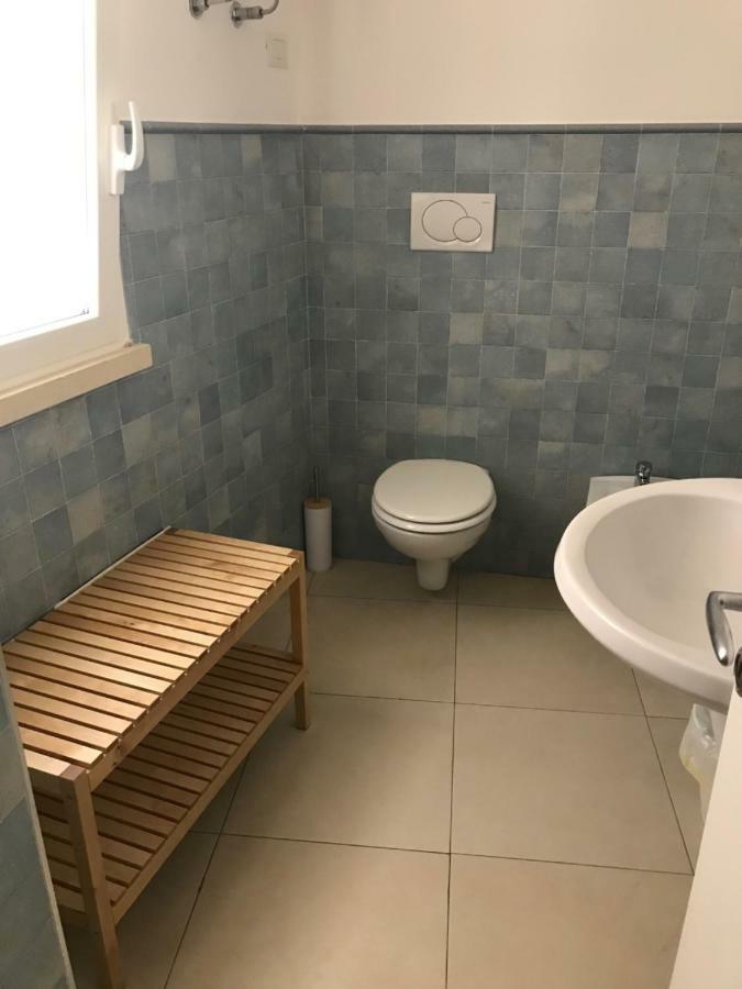 Family Room Bathroom,951502927:JPEG
