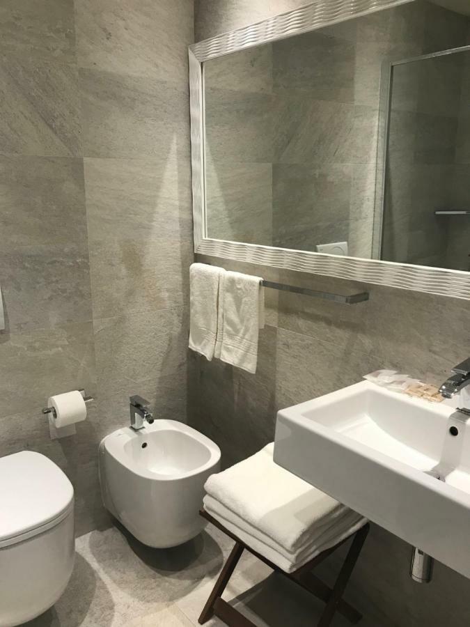 Pokój typu Panoramic Superior z bocznym widokiem na morze