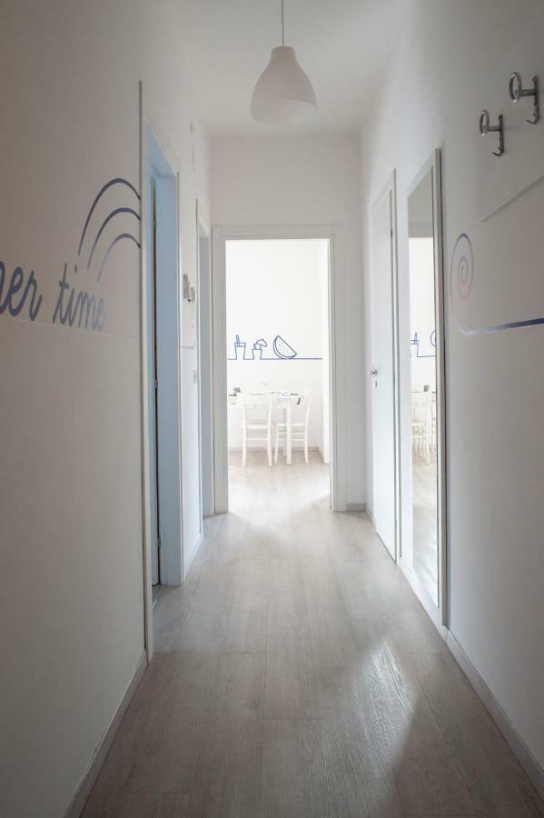 Superior One-Bedroom Apartment,893977747:JPEG