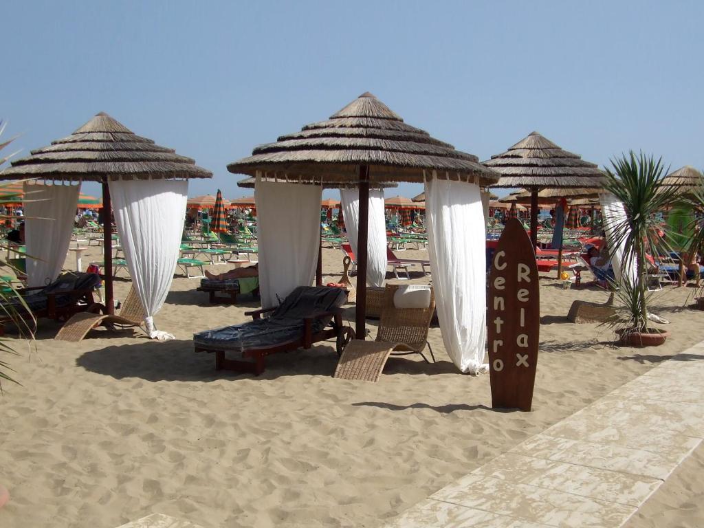 Pokój dwuosobowy z 1 lub 2 łóżkami i dostępem do plaży