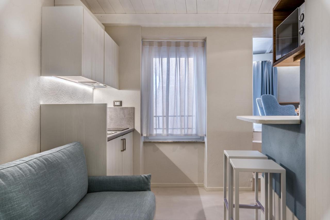 One-Bedroom Apartment,922727710:JPEG