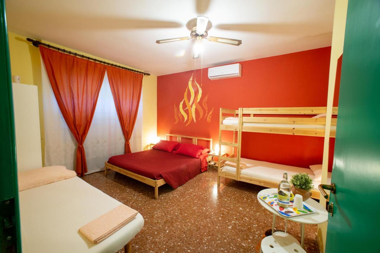 Chambre Familiale avec Salle de Bains Commune