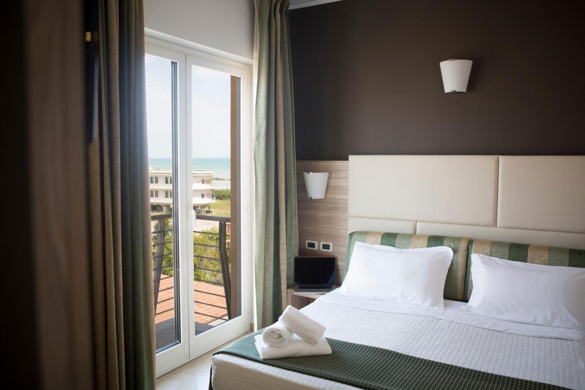 Comfort Triple Room Balcony,888915775:JPEG