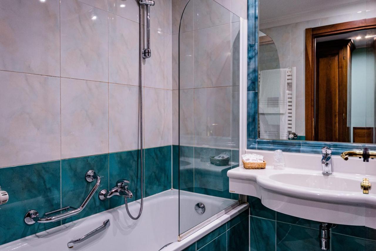 Standard Triple Room,1594673089:JPEG