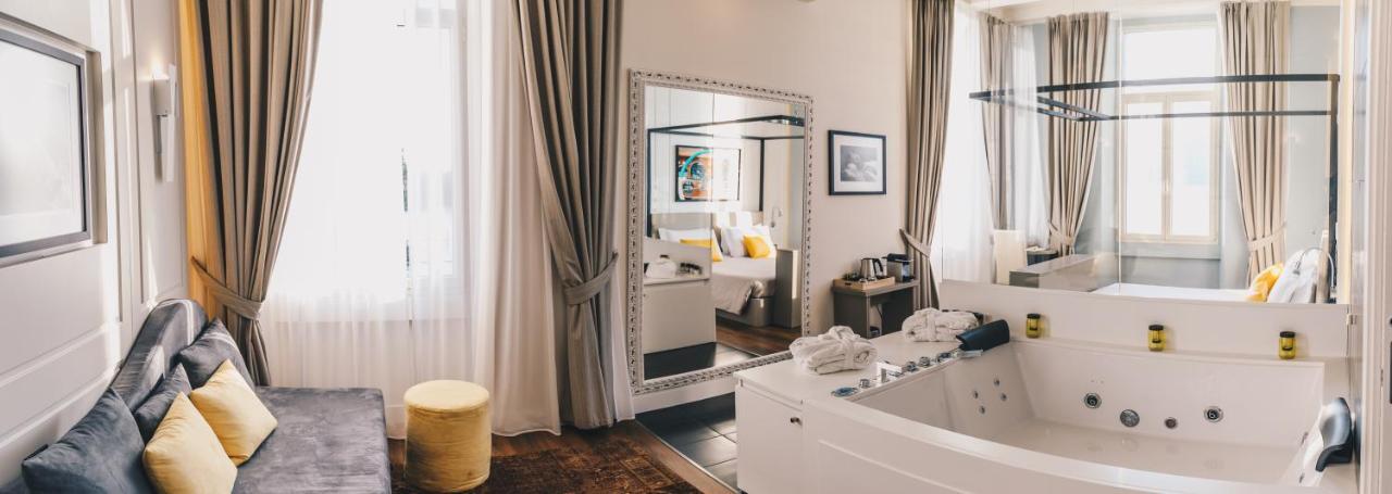 Junior Suite Hot Tub