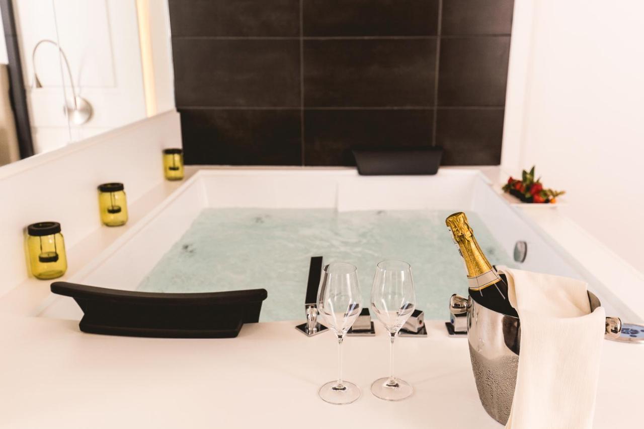 Junior Suite Hot Tub