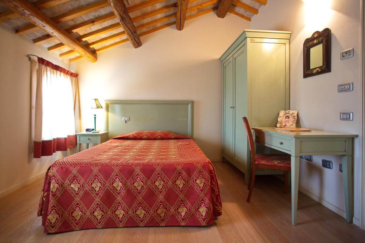 Camera Singola con Letto a Una Piazza e Mezza