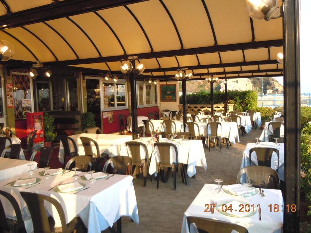 Economy Double Room with Sea View,9411420:JPEG