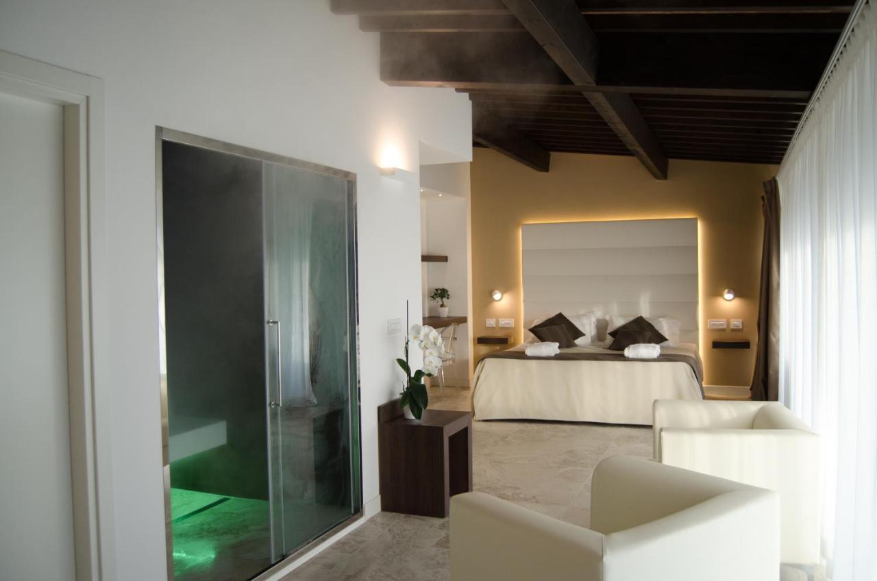 Suite Sauna,942893128:JPEG