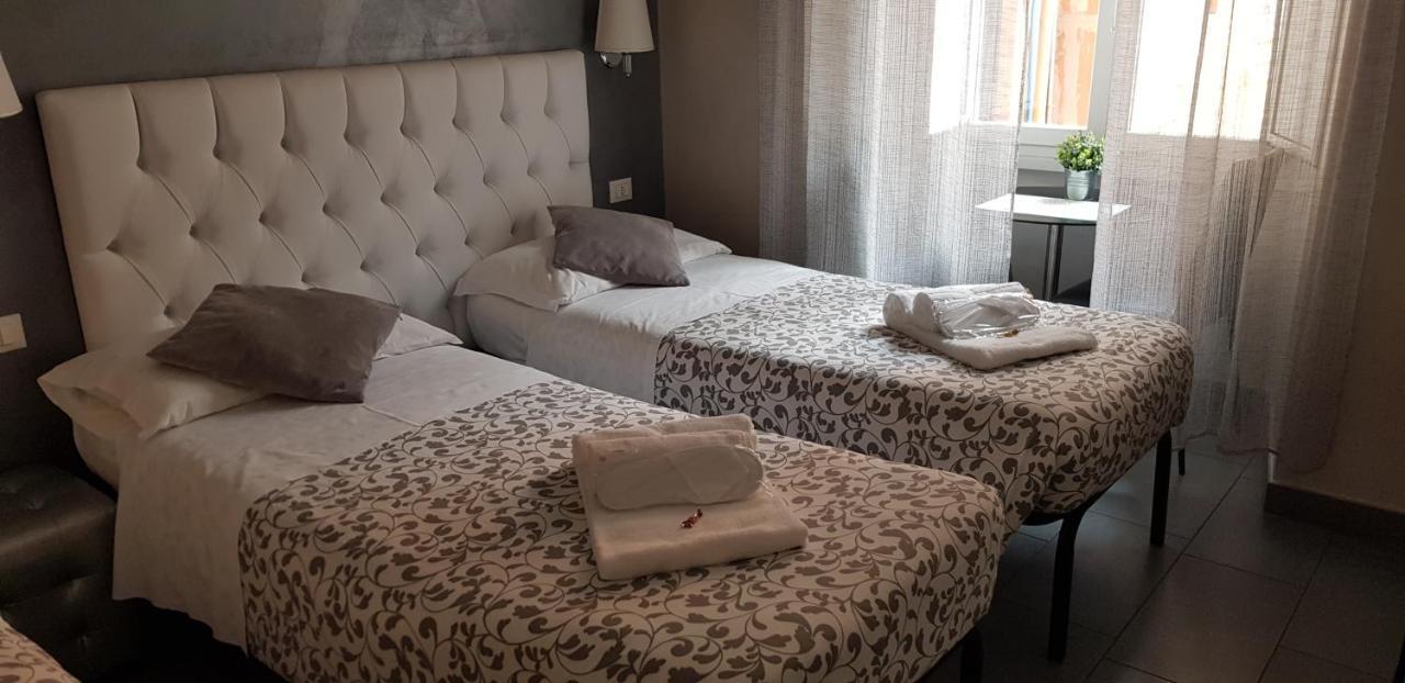Twin Room,630140880:JPEG