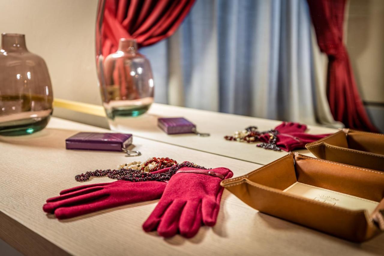 King Suite,950222437:JPEG