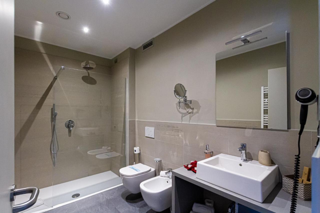 Deluxe Double Room with Lake View