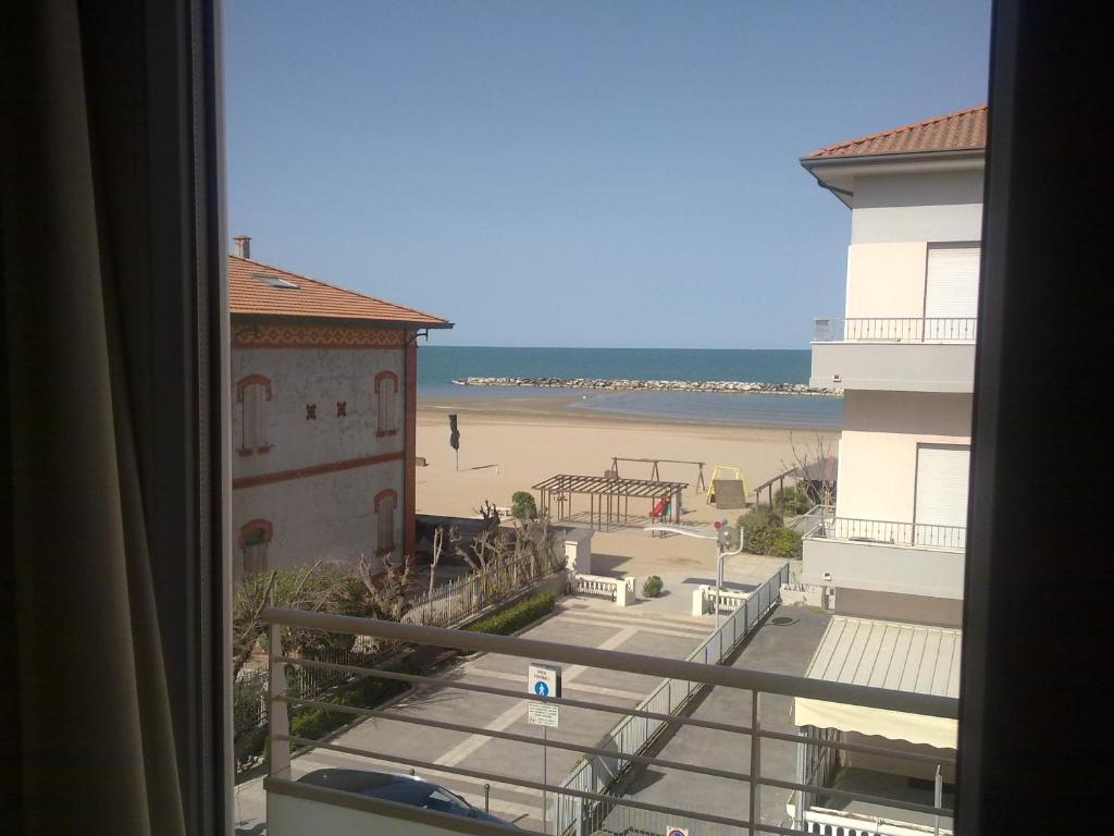 Apartament dwupoziomowy z 2 sypialniami