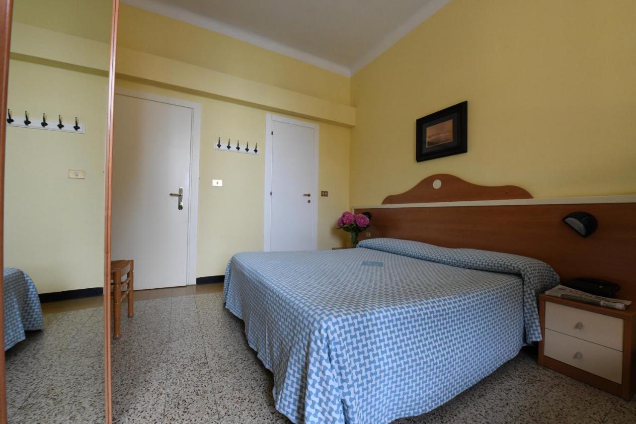 Double or Twin Room,960226453:JPEG