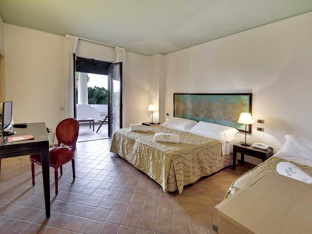 Triple Room with Terrace