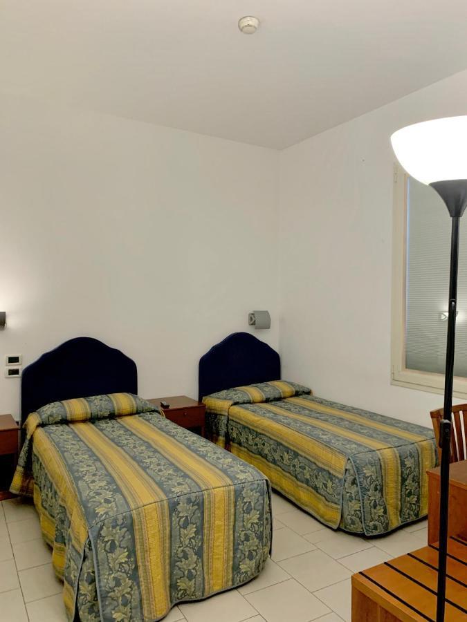 Twin Room,969843676:JPEG