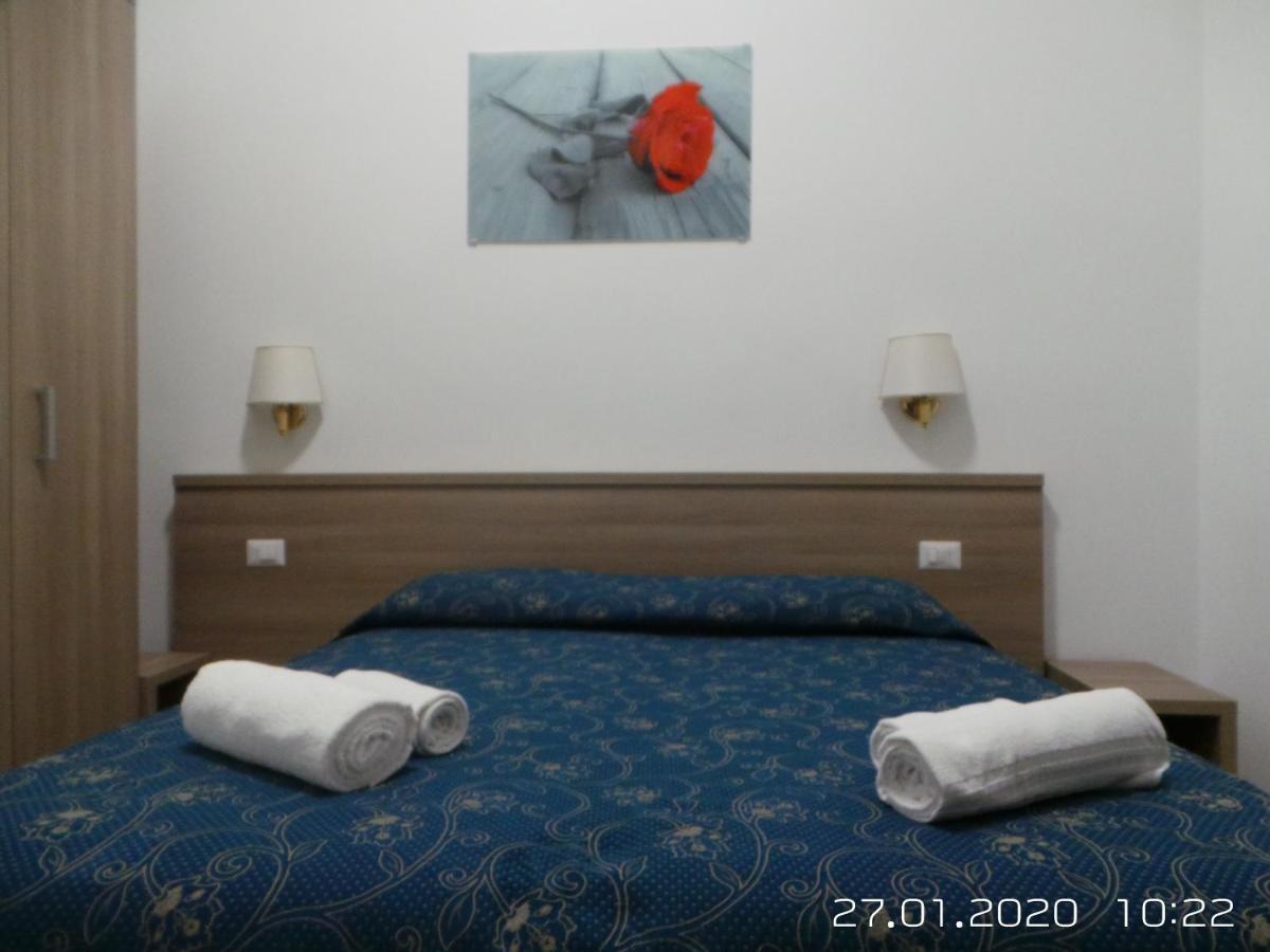 Double or Twin Room Private Bathroom