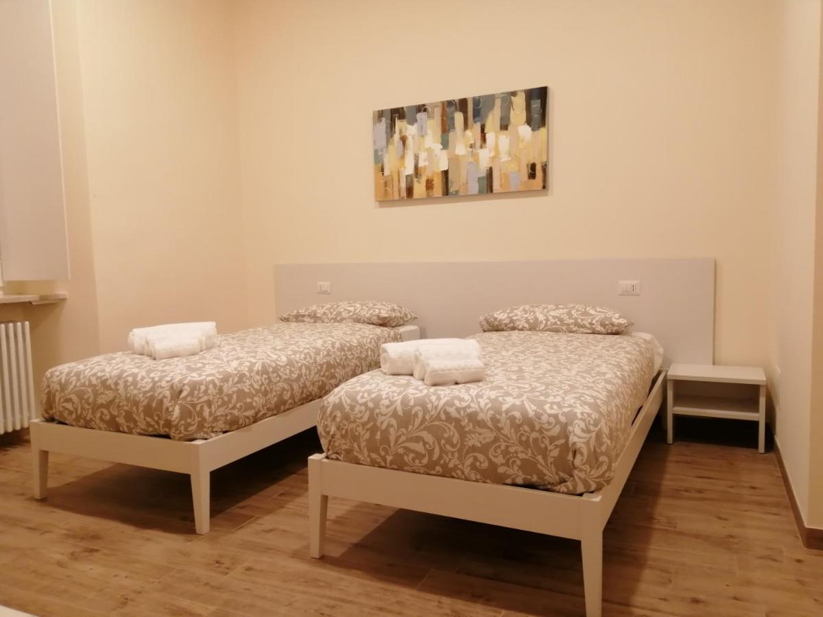 Camera Doppia con Letti Singoli con Bagno