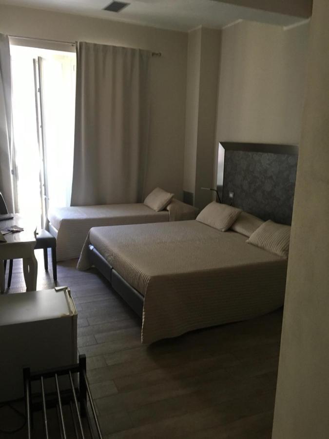 Standard Double Room,977924446:JPEG