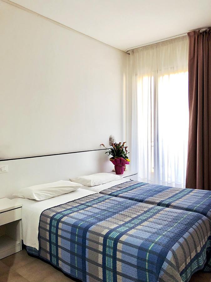 Standard Double or Twin Room Sea View,977261662:JPEG