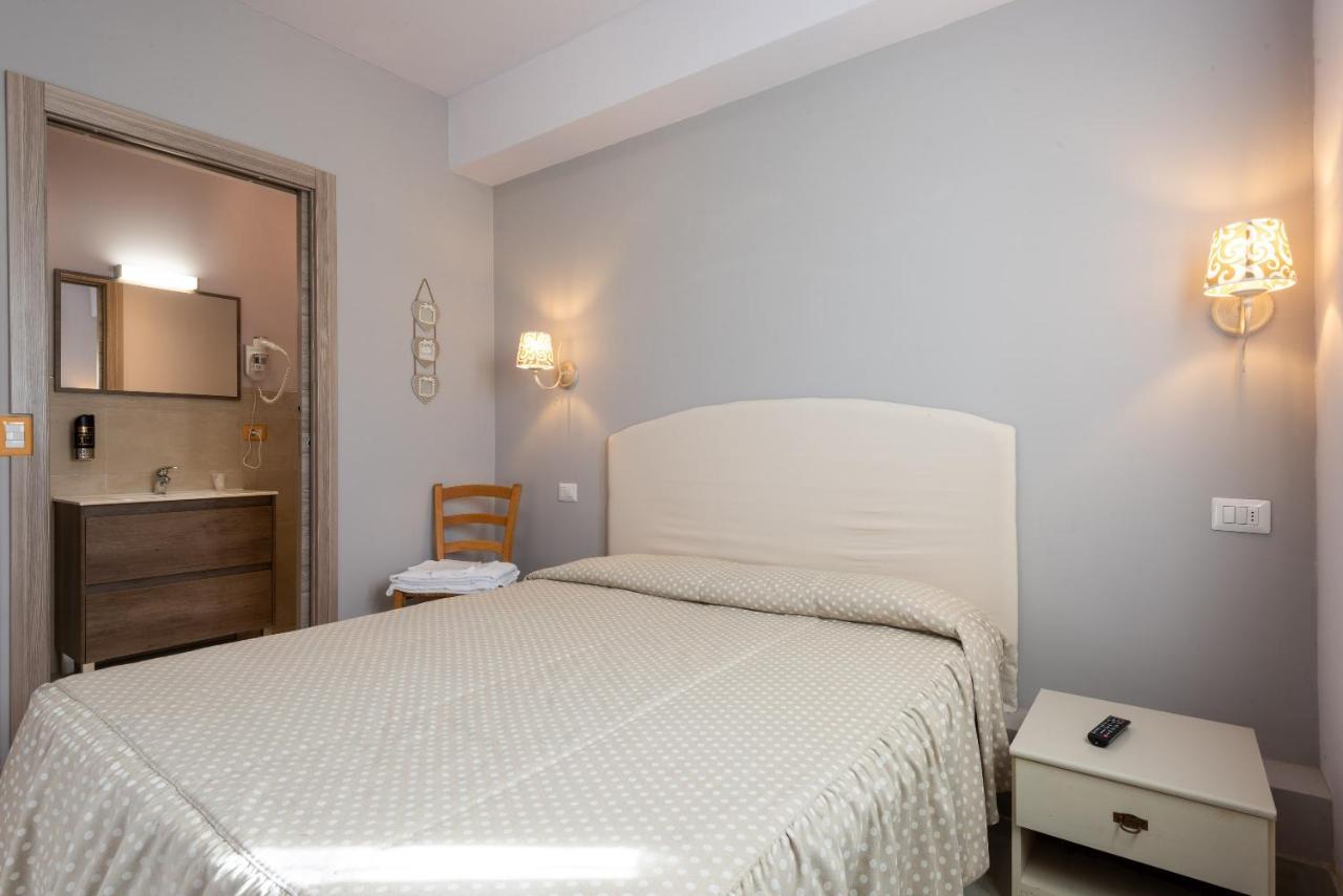 Double or Twin Room,979170232:JPEG