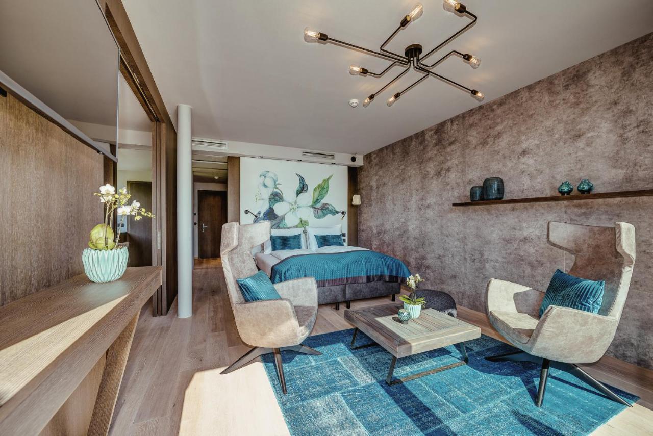 Penthouse Suite,979460164:JPEG