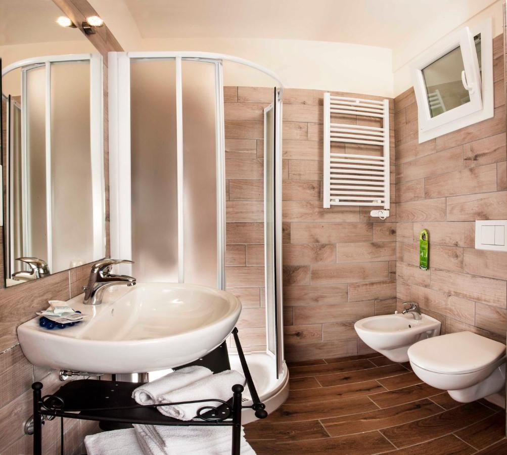 Double or Twin Room,980535421:JPEG