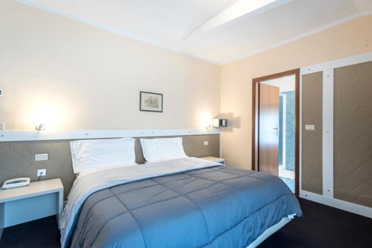 Double or Twin Room,982384993:JPEG
