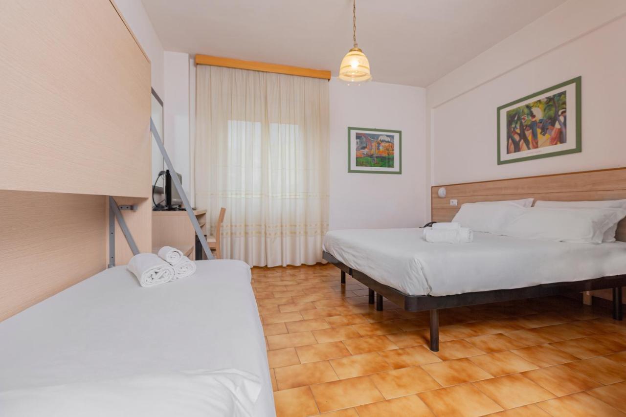 Standard Triple Room,989556613:JPEG