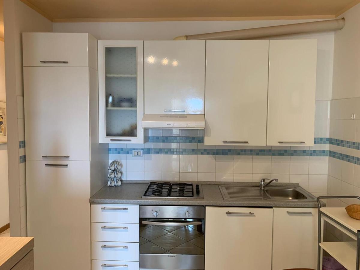 Standard Triple Studio,992725828:JPEG