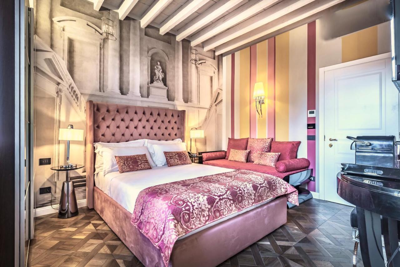 Pokój typu Deluxe z łóżkiem typu queen-size i widokiem na katedrę