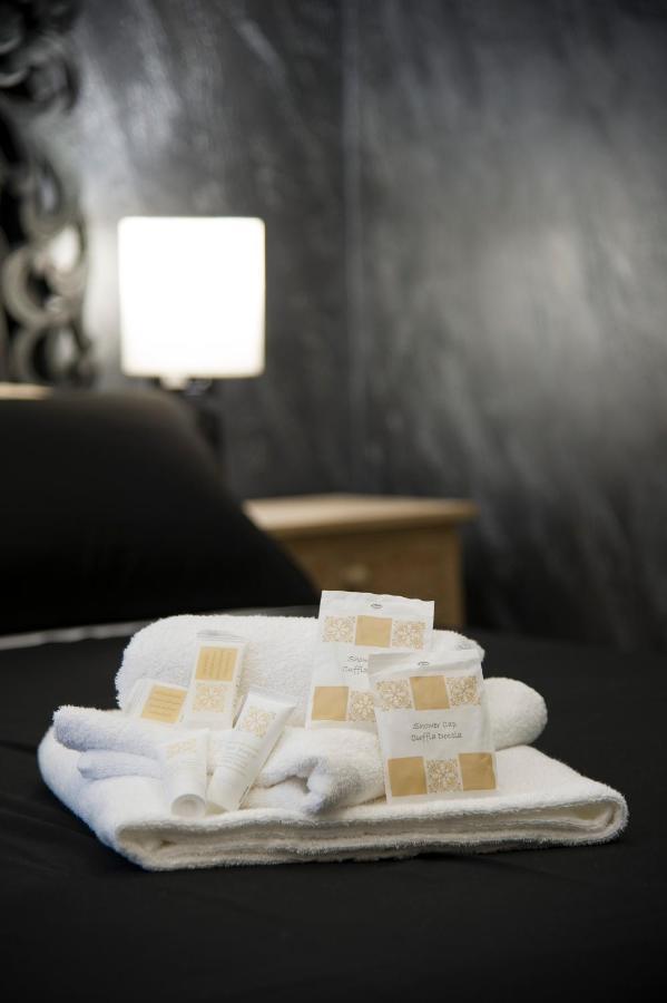 Double Room with Private Bathroom,997469916:JPEG