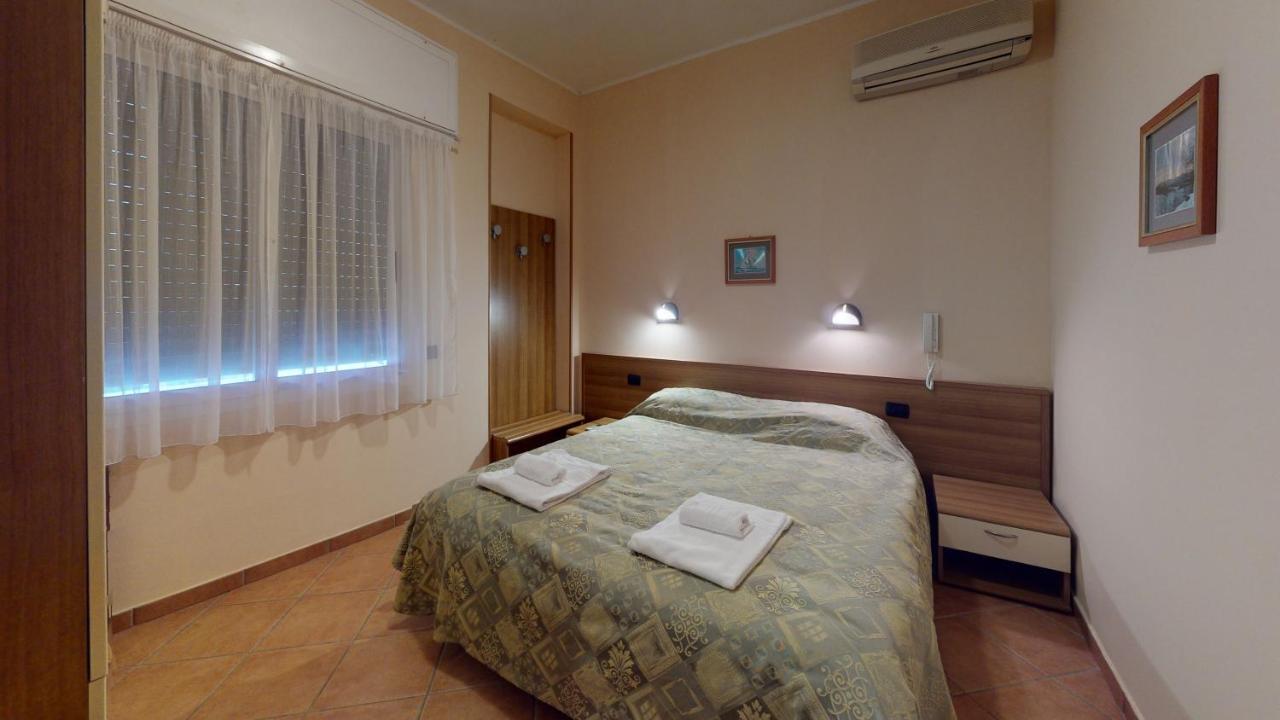 Double or Twin Room,999106983:JPEG