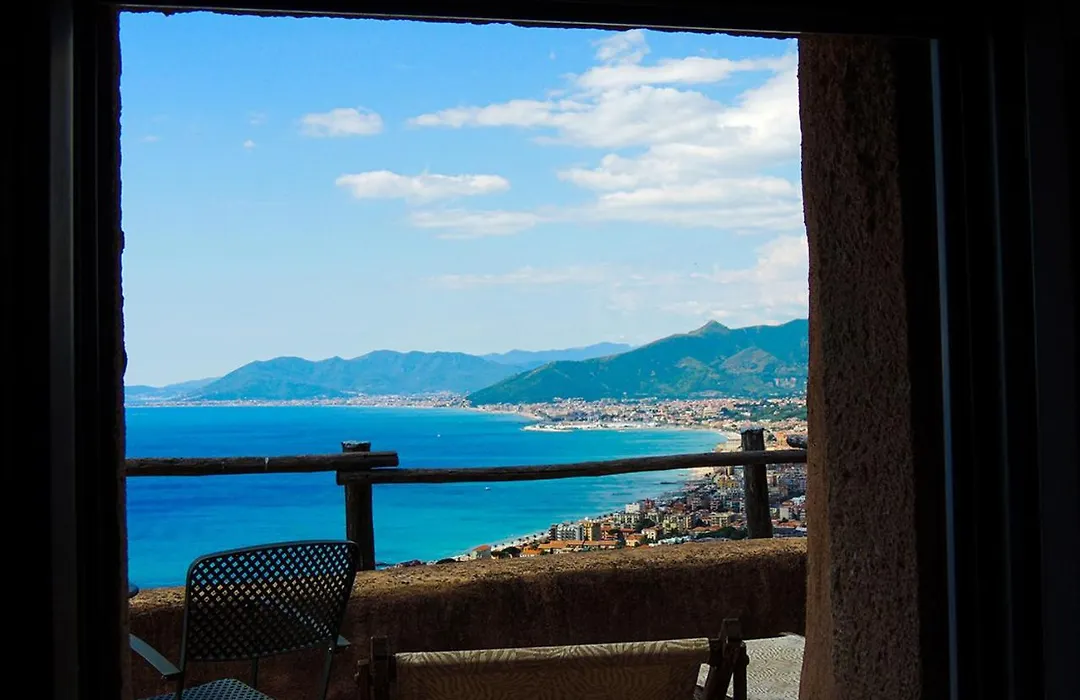 Blu Oltremare-1
