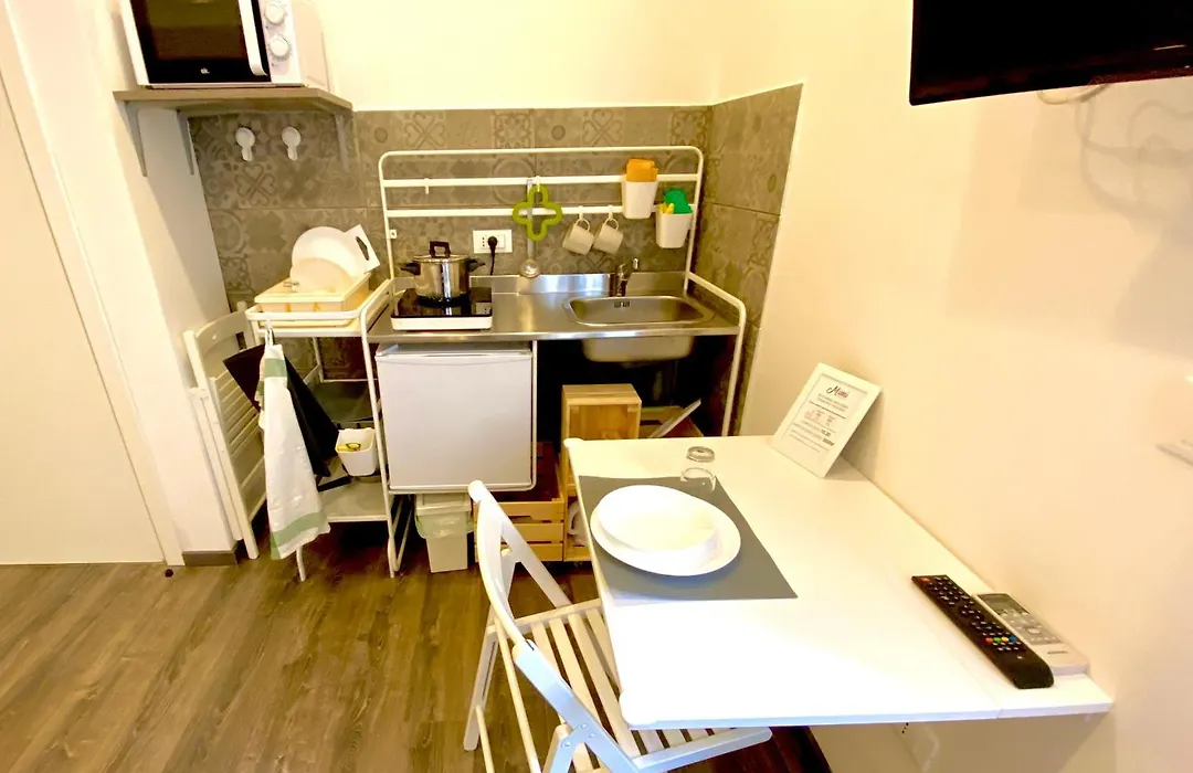 Mimi Rooms&Studios-1