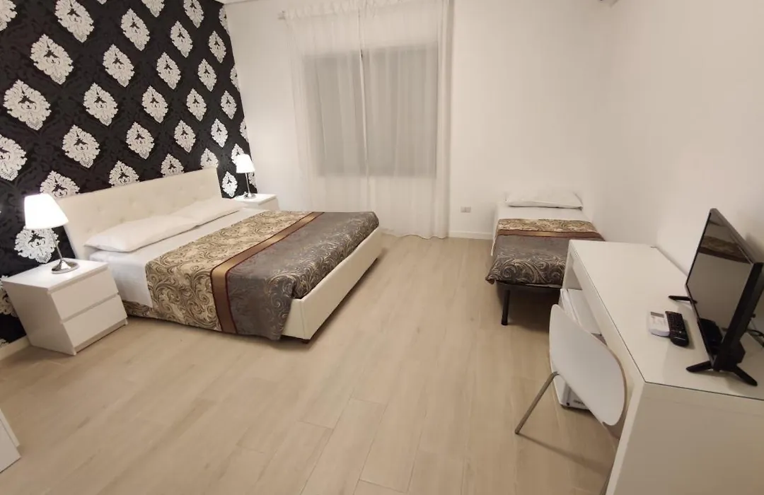 Sami Luxury Rooms 3 8 0 7 9 4 9 2 5 3-1
